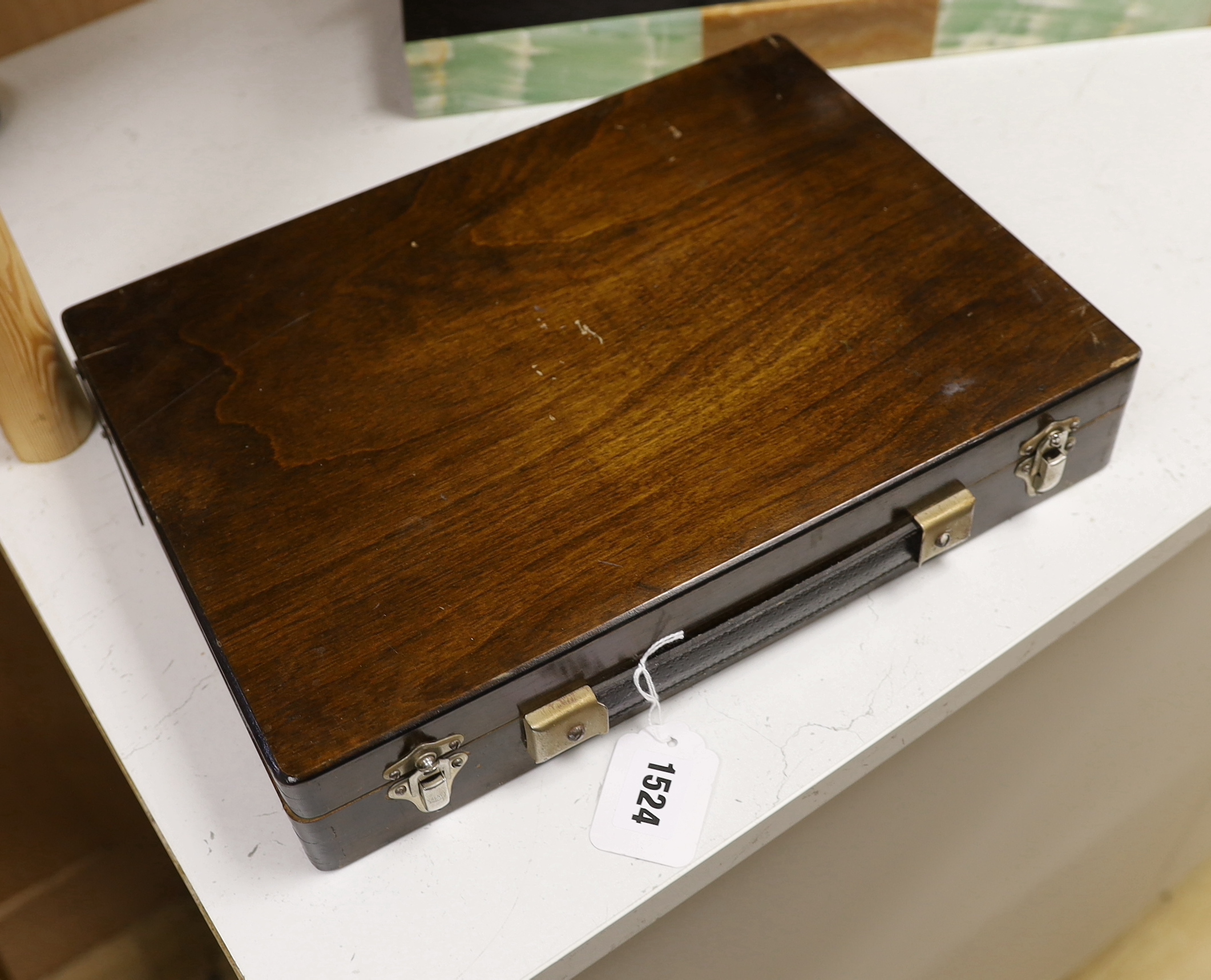 An easel and paintbox